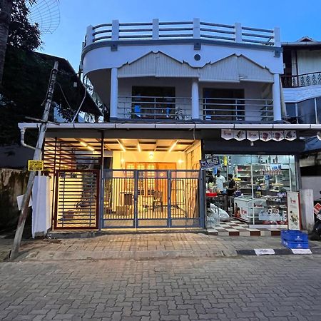 Heather Home Stay Kochi Zewnętrze zdjęcie